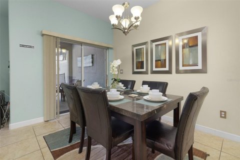Townhouse in STOREY LAKE in Kissimmee, Florida 4 bedrooms, 177.81 sq.m. № 1192659 - photo 4