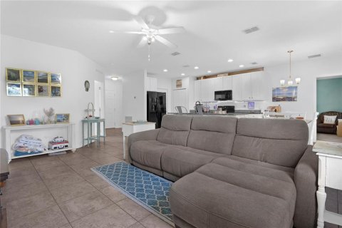 House in Mascotte, Florida 4 bedrooms, 148.64 sq.m. № 1885031 - photo 7