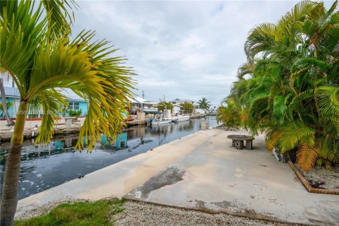 House in Big Pine Key, Florida 3 bedrooms, 93.65 sq.m. № 2080580 - photo 22