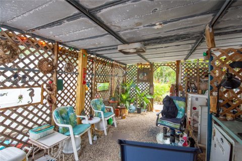 House in Big Pine Key, Florida 3 bedrooms, 93.65 sq.m. № 2080580 - photo 26