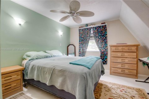 House in Big Pine Key, Florida 3 bedrooms, 93.65 sq.m. № 2080580 - photo 11