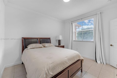 Townhouse in Doral, Florida 3 bedrooms, 142.23 sq.m. № 2003030 - photo 23