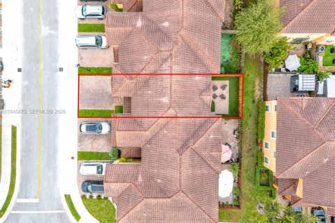 Townhouse in Doral, Florida 3 bedrooms, 142.23 sq.m. № 2003030 - photo 30