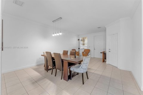 Townhouse in Doral, Florida 3 bedrooms, 142.23 sq.m. № 2003030 - photo 7