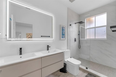 Townhouse in Doral, Florida 3 bedrooms, 142.23 sq.m. № 2003030 - photo 18