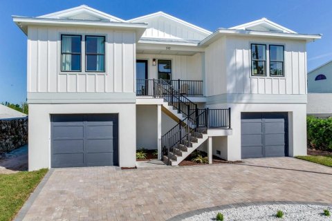 House in Sarasota, Florida 4 bedrooms, 238.57 sq.m. № 2302134