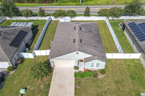 House in Haines City, Florida 3 bedrooms, 153.75 sq.m. № 1904498 - photo 2