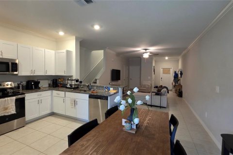 Touwnhouse à louer à Zephyrhills, Floride: 3 chambres, 151.8 m2 № 2156467 - photo 3