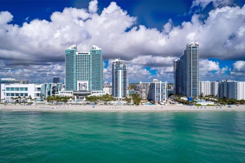 Condo in Hollywood, Florida, 3 bedrooms  № 2033564 - photo 28