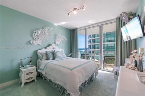 Condo in Hollywood, Florida, 3 bedrooms  № 2033564 - photo 22