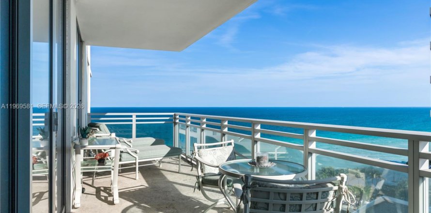 Condo in Hollywood, Florida, 3 bedrooms  № 2033564