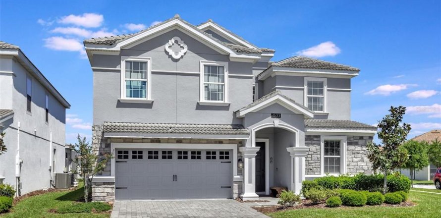 House in Davenport, Florida 8 bedrooms, 363.15 sq.m. № 2221107