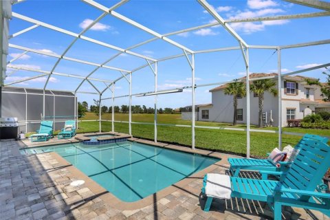 House in Davenport, Florida 8 bedrooms, 363.15 sq.m. № 2221107 - photo 14