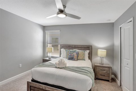 House in Davenport, Florida 8 bedrooms, 363.15 sq.m. № 2221107 - photo 30