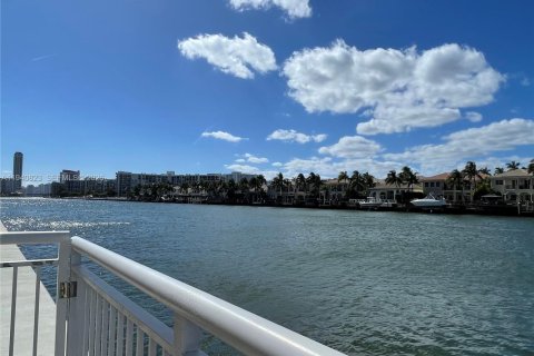 Снять в аренду кондоминиум в Холливуд, Флорида 2 спальни, 117.24м2, № 2003414 - фото 17