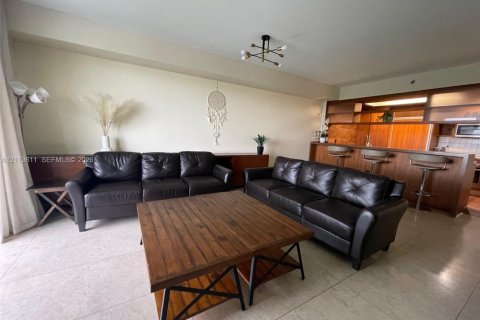 Copropriété à louer à Miami, Floride: 2 chambres, 88.44 m2 № 2435227 - photo 2