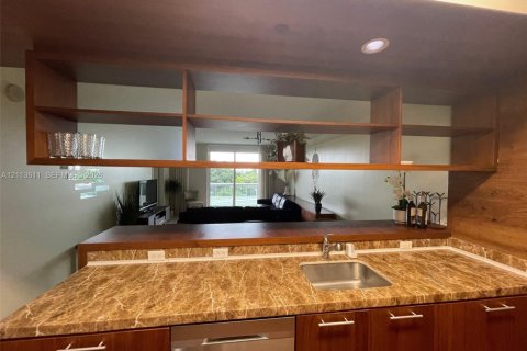Copropriété à louer à Miami, Floride: 2 chambres, 88.44 m2 № 2435227 - photo 11