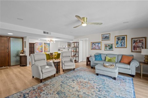 Condo in Clearwater, Florida, 2 bedrooms № 2203422 - photo 8