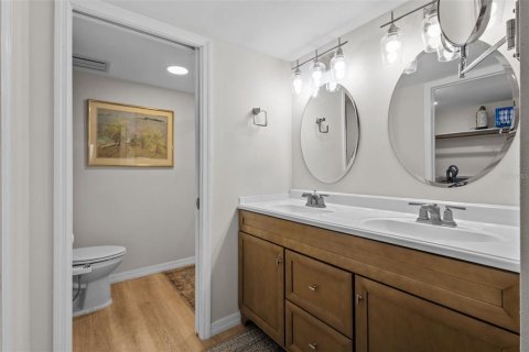 Condo in Clearwater, Florida, 2 bedrooms № 2203422 - photo 15