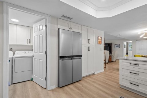 Condo in Clearwater, Florida, 2 bedrooms № 2203422 - photo 5