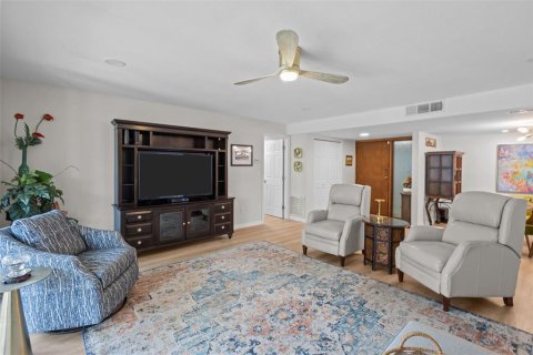 Condo in Clearwater, Florida, 2 bedrooms № 2203422 - photo 10