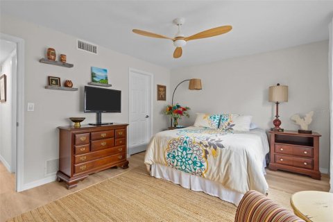 Condo in Clearwater, Florida, 2 bedrooms № 2203422 - photo 18