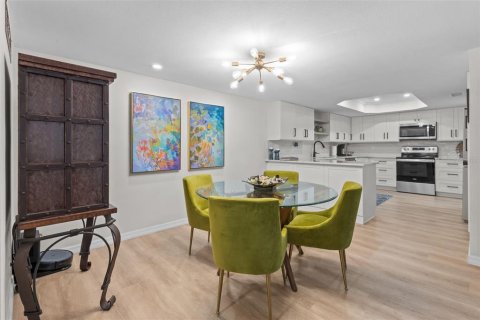 Condo in Clearwater, Florida, 2 bedrooms № 2203422 - photo 6