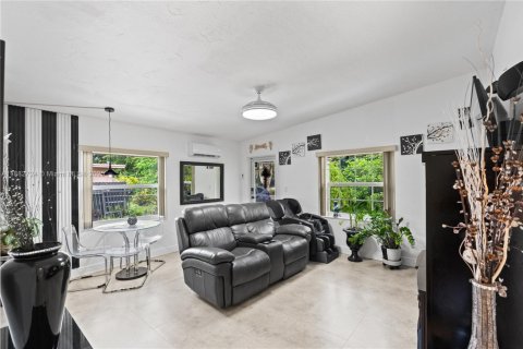 Купить виллу или дом в Норт-Майами, Флорида 2 спальни, 89.74м2, № 1932569 - фото 11