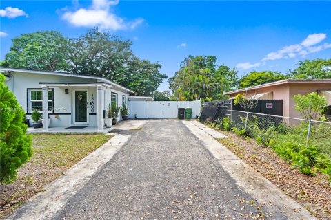 Купить виллу или дом в Норт-Майами, Флорида 2 спальни, 89.74м2, № 1932569 - фото 6