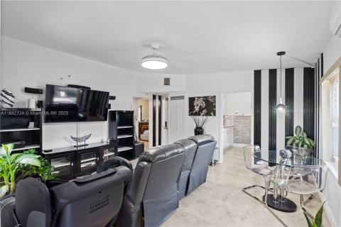 Купить виллу или дом в Норт-Майами, Флорида 2 спальни, 89.74м2, № 1932569 - фото 7