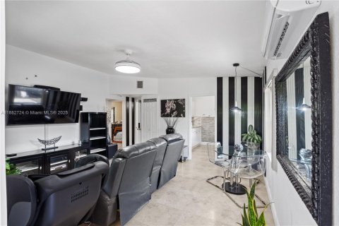 Купить виллу или дом в Норт-Майами, Флорида 2 спальни, 89.74м2, № 1932569 - фото 8