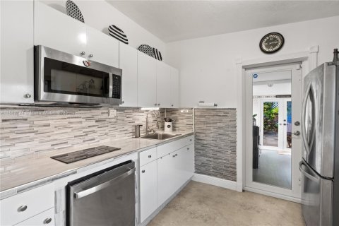 Купить виллу или дом в Норт-Майами, Флорида 2 спальни, 89.74м2, № 1932569 - фото 14