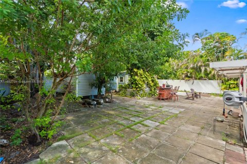 Купить виллу или дом в Норт-Майами, Флорида 2 спальни, 89.74м2, № 1932569 - фото 28