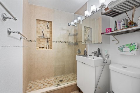 Купить виллу или дом в Норт-Майами, Флорида 2 спальни, 89.74м2, № 1932569 - фото 16