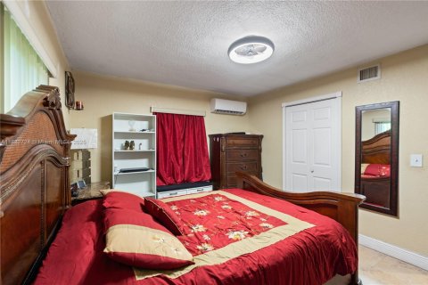 Купить виллу или дом в Норт-Майами, Флорида 2 спальни, 89.74м2, № 1932569 - фото 17