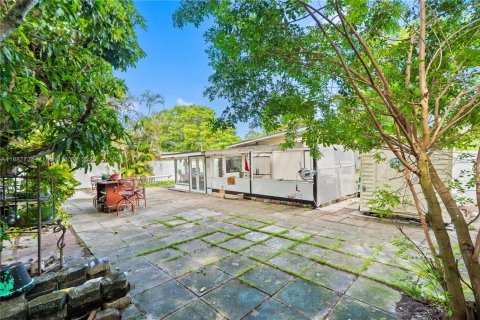 Купить виллу или дом в Норт-Майами, Флорида 2 спальни, 89.74м2, № 1932569 - фото 25