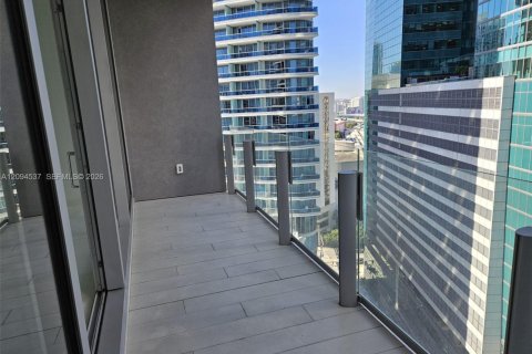 Condo in Miami, Florida, 1 bedroom  № 2381383 - photo 18