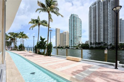 Condo in Miami, Florida, 1 bedroom  № 2381383 - photo 20