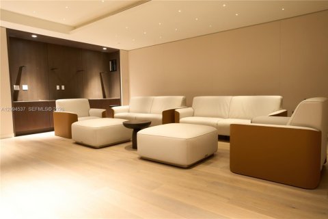 Condo in Miami, Florida, 1 bedroom  № 2381383 - photo 28