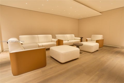 Condo in Miami, Florida, 1 bedroom  № 2381383 - photo 26
