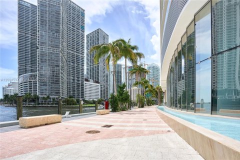 Condo in Miami, Florida, 1 bedroom  № 2381383 - photo 19