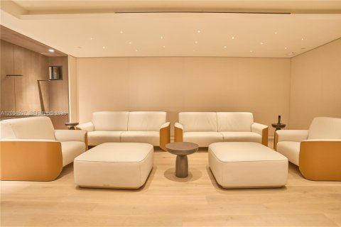 Condo in Miami, Florida, 1 bedroom  № 2381383 - photo 27