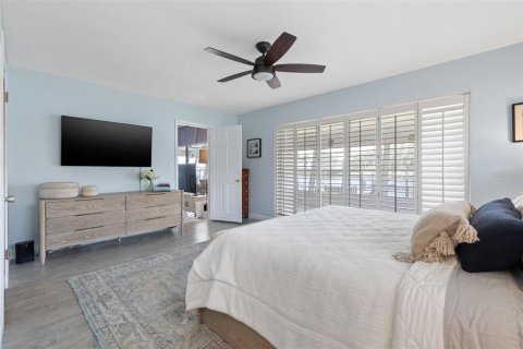House in Saint Petersburg, Florida 3 bedrooms, 182.55 sq.m. № 1675891 - photo 29