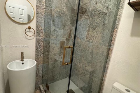 Снять в аренду виллу или дом в Норт-Майами, Флорида 1 спальня, 97.55м2, № 2005885 - фото 10