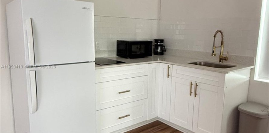 Дом в Норт-Майами, Флорида 1 спальня, 97.55м2 № 2005885