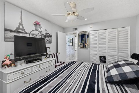Condo in Clearwater, Florida, 2 bedrooms  № 1810585 - photo 20