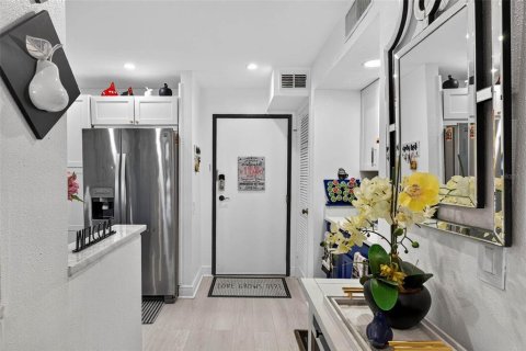 Condo in Clearwater, Florida, 2 bedrooms  № 1810585 - photo 3
