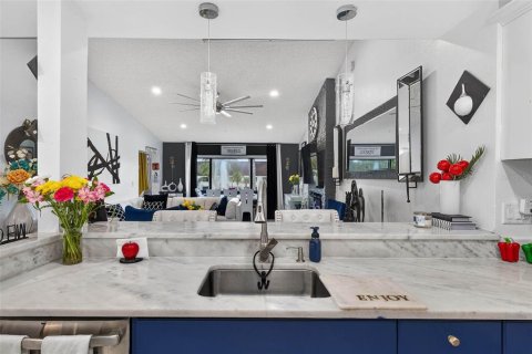 Condo in Clearwater, Florida, 2 bedrooms  № 1810585 - photo 8