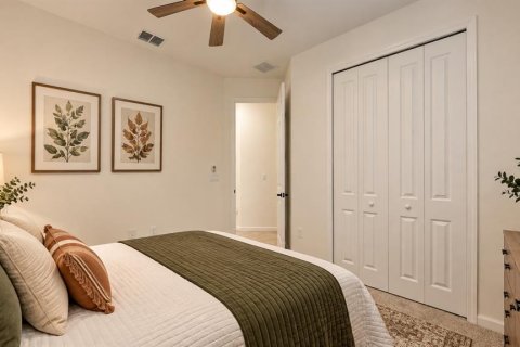 House in Winter Haven, Florida 4 bedrooms, 174.84 sq.m. № 2424429 - photo 7
