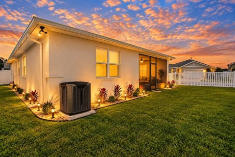 House in Winter Haven, Florida 4 bedrooms, 174.84 sq.m. № 2424429 - photo 15